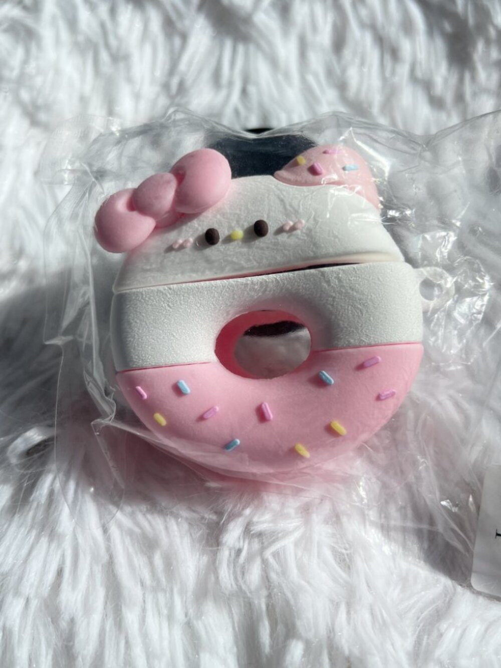 Sanrio Hello Kitty Sprinkle Donut Apple Airpod 4 Case